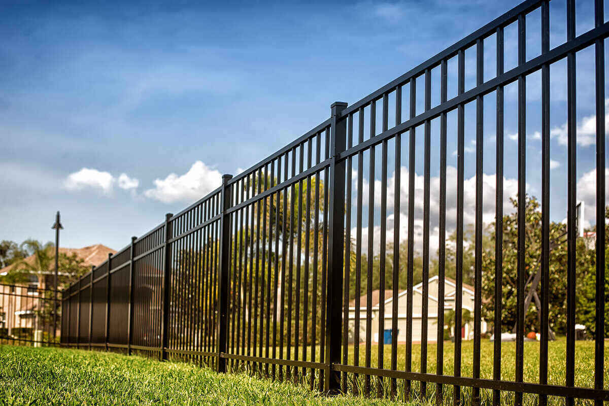 Common Aluminum Fence Issues>